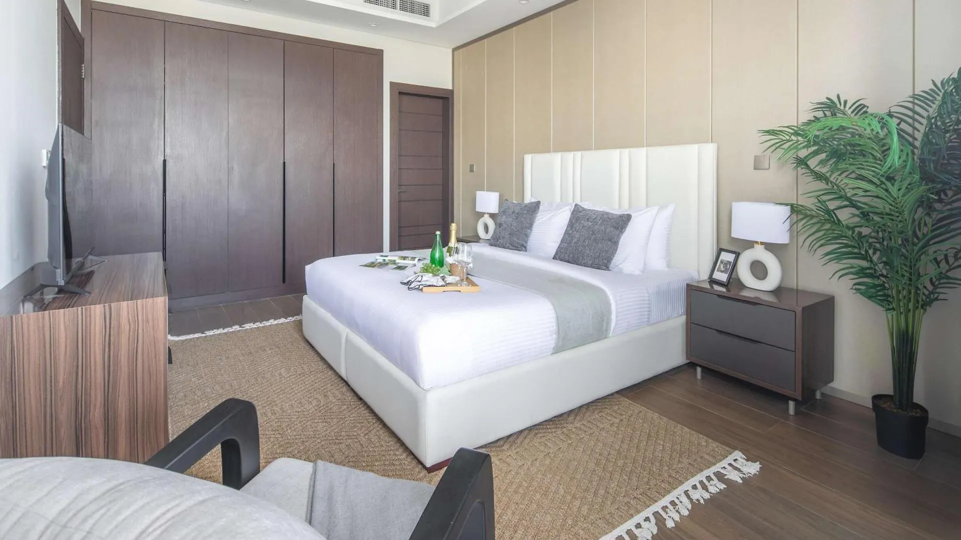 Frank Porter - Nobles Tower Dubaï