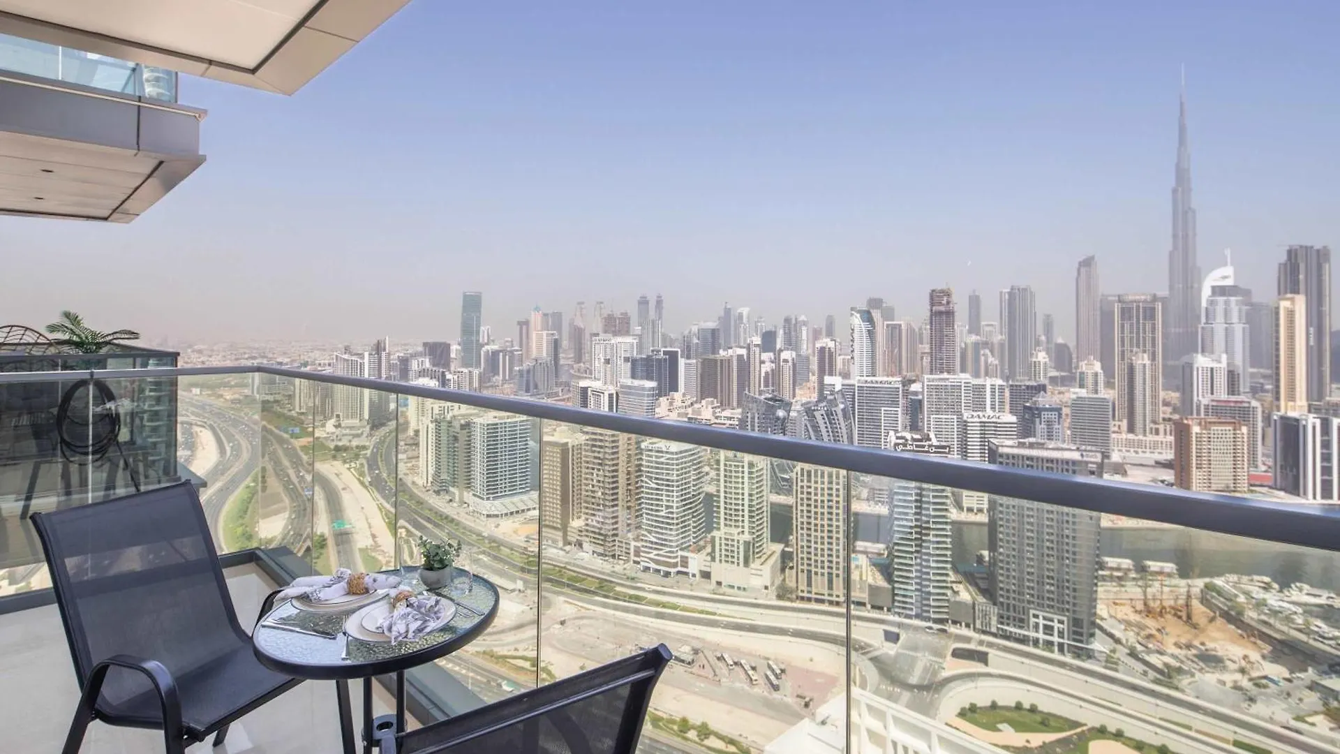 Frank Porter - Nobles Tower Dubai