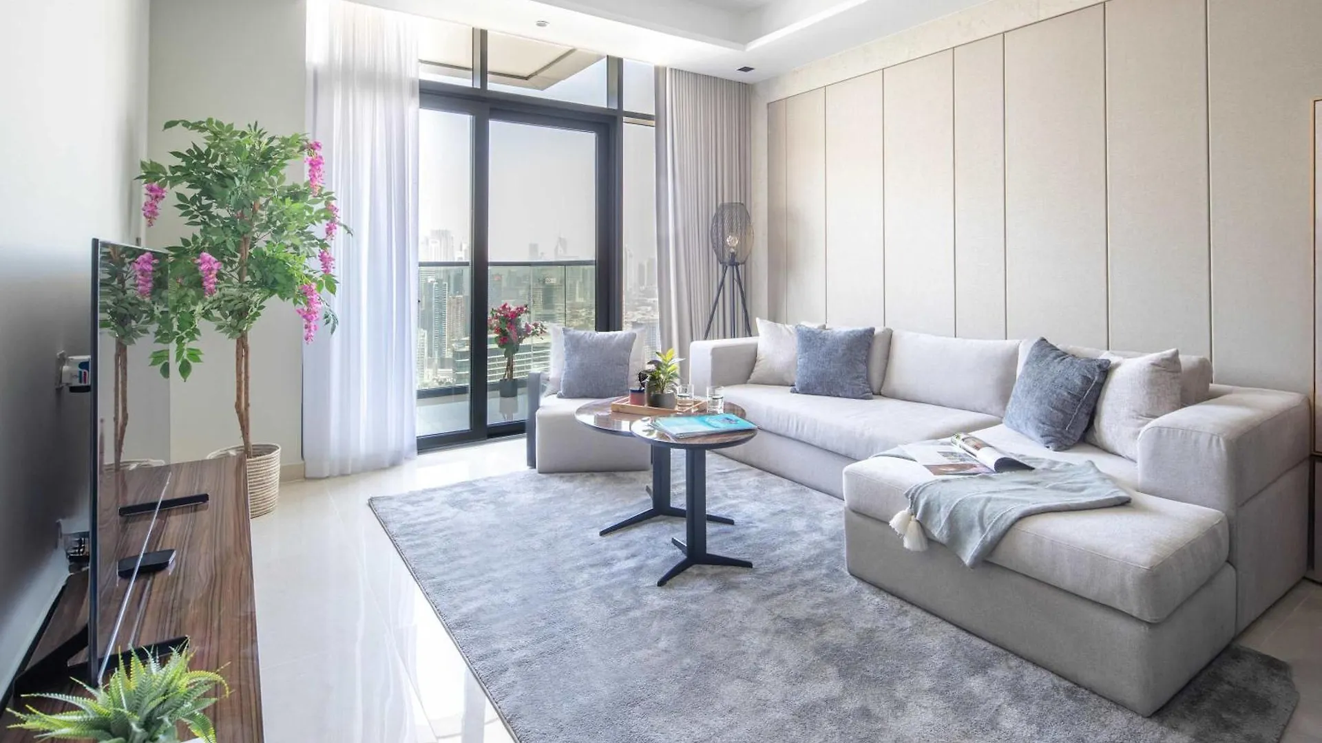 Frank Porter - Nobles Tower Dubai Apartment
